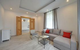 Fridays Apartments